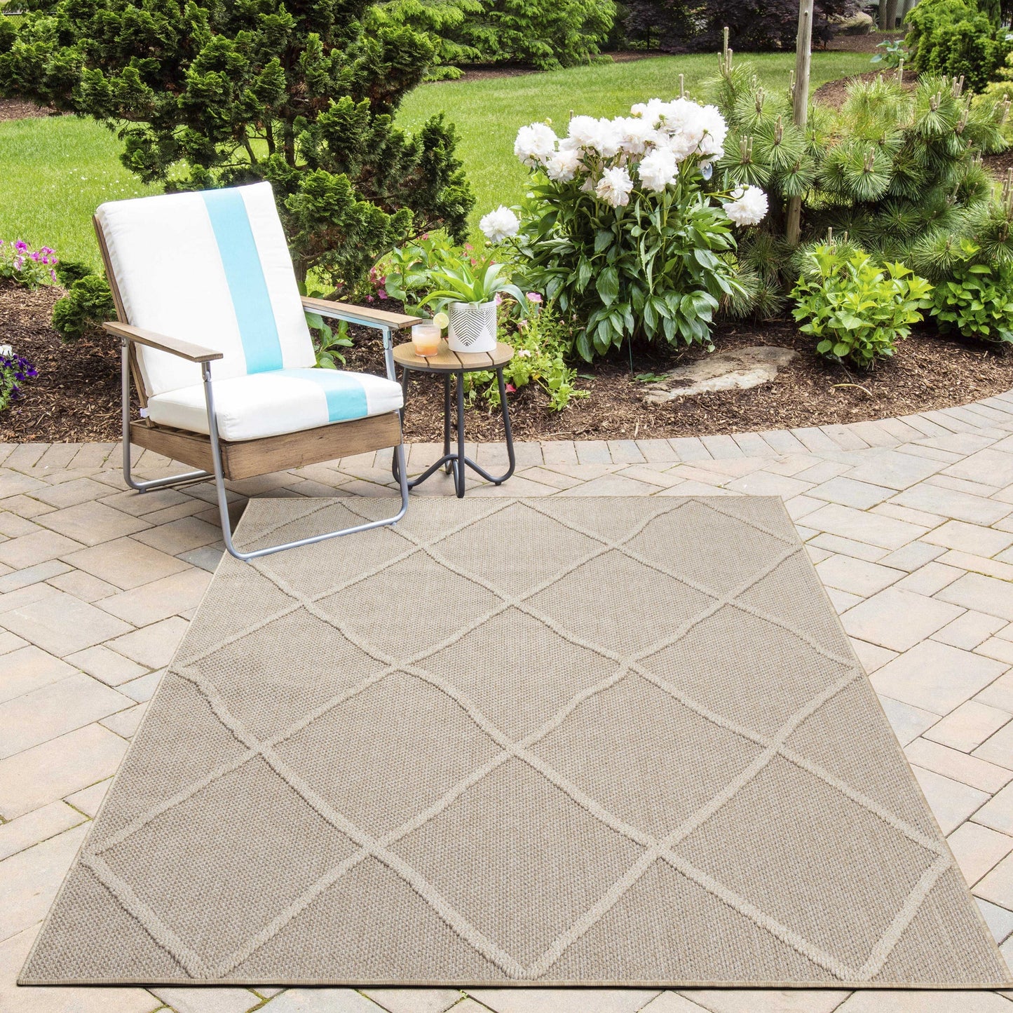 In- und Outdoor Teppich Muster Relief Garten Veranda